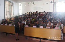廣西外國語學(xué)院人文藝術(shù)學(xué)院2012級(jí)藝術(shù)設(shè)計(jì)專業(yè)設(shè)計(jì)會(huì) 綻放創(chuàng)意，組織策劃文化藝術(shù)交流新篇章